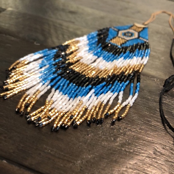 Necklace with Native American inspired design. Finest bead work with silk string - Picture 6 of 7